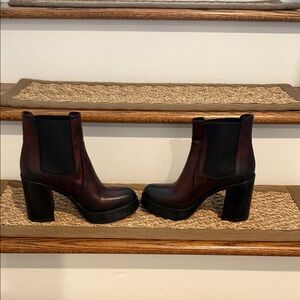 Chic Leather Heeled Boots in Rich Brown